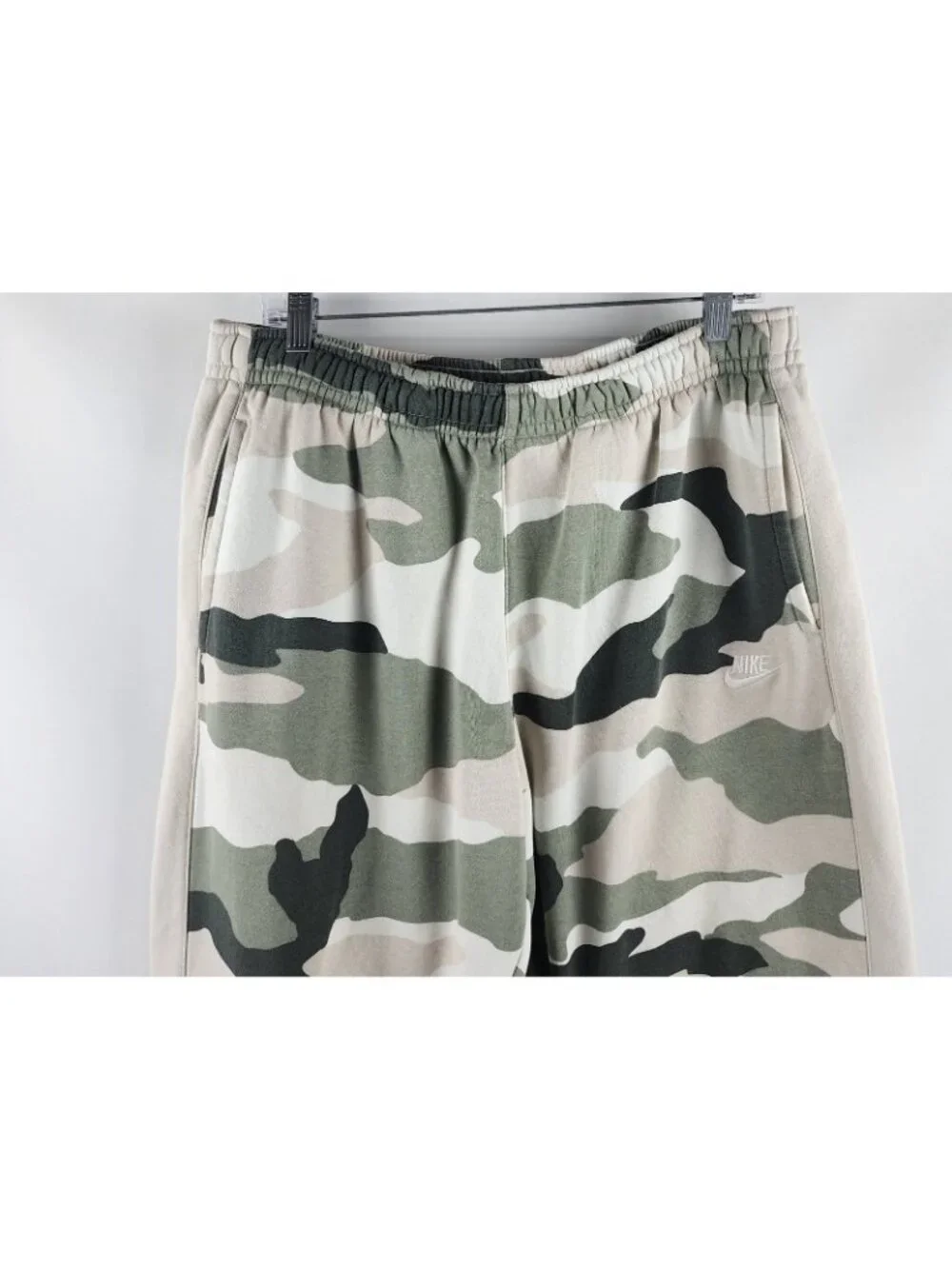 Nike Mens Sweatpants Mens XL Multi Camo Joggers (34x29) BV3628-372